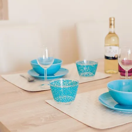 아파트 Exclusive Colourful Flat In The *