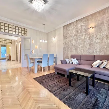 Exclusive Colourful Flat In The Apartamento Budapest
