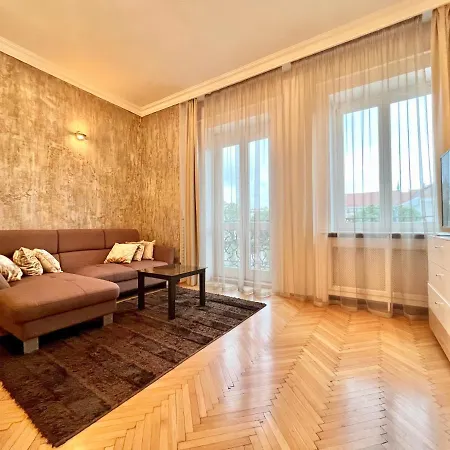 Apartamento Exclusive Colourful Flat In The