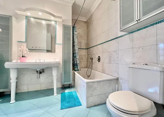 Apartment Exclusive Colourful Flat In The *
