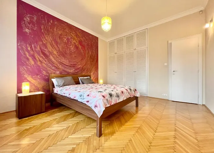 Exclusive Colourful Flat In The Budapest