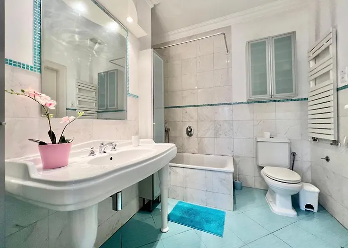 Apartment Exclusive Colourful Flat In The