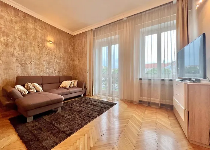 Exclusive Colourful Flat In The Apartment