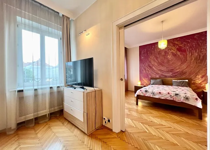 Exclusive Colourful Flat In The * Budapest