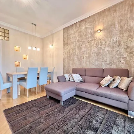 Lägenhet Exclusive Colourful Flat In The City